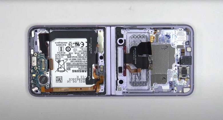 Galaxy Z Flip 3 teardown shows plenty of graphite pads