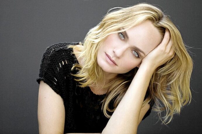 Amber Valletta Net Worth 2020